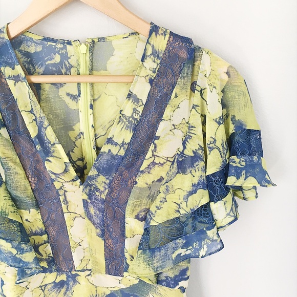 BCBGMaxAzria Dresses & Skirts - BCBG Lime & Blue Floral v-neck Ruffle Sleeve Dress